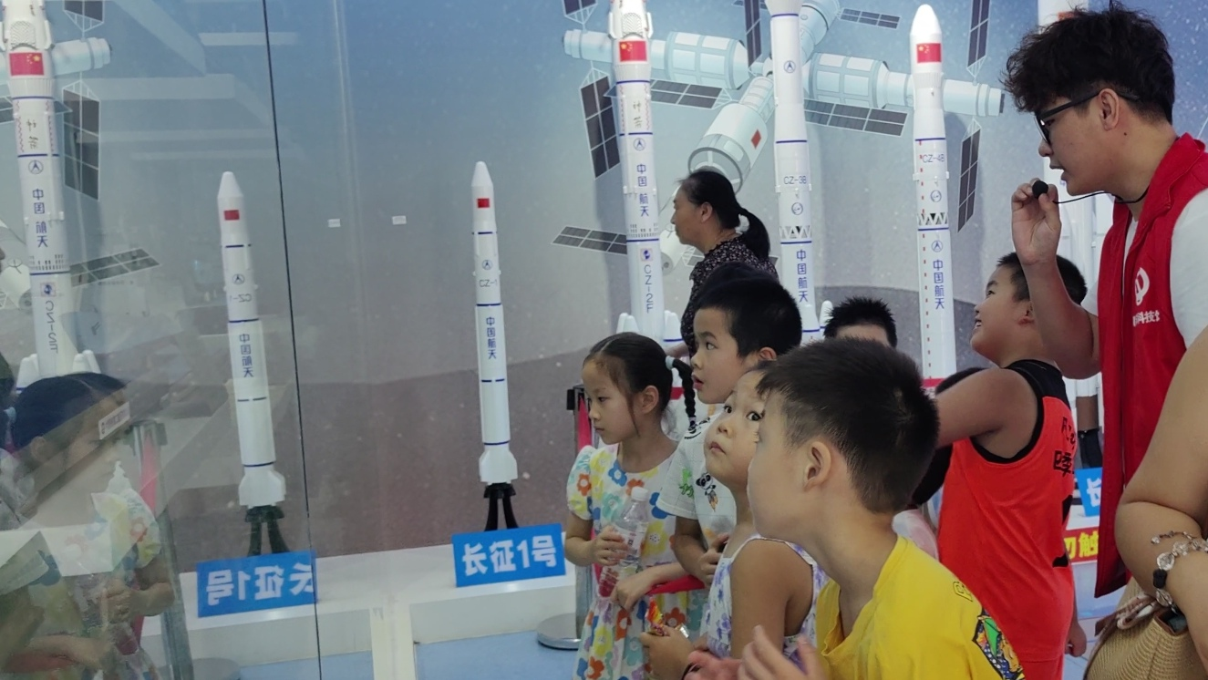 图3 我是未来宇航员 图3 我是未来宇航员